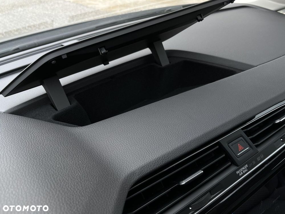 Volkswagen Touran - 19