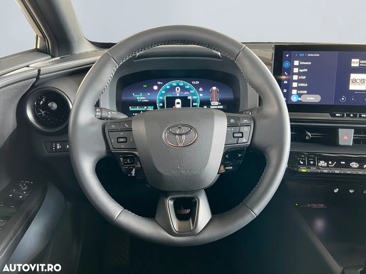 Toyota C-HR 1.8 Hybrid Team Deutschland - 36