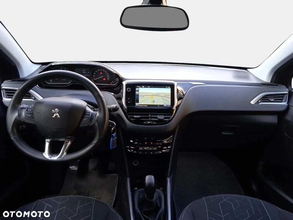 Peugeot 2008 1.2 Pure Tech Style S&S - 11