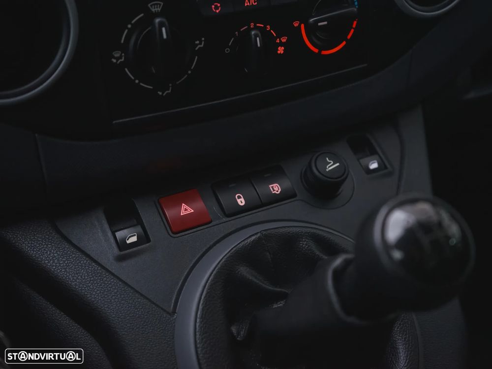 Peugeot PARTNER  1.6 BLUEHDI 100 - 22