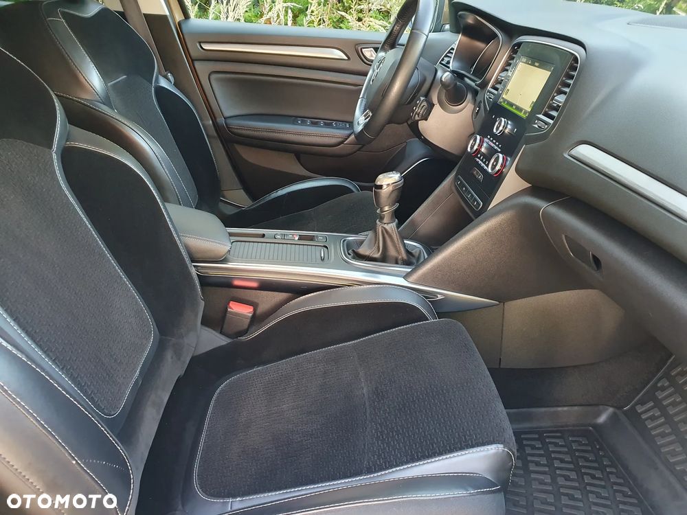 Renault Megane ENERGY TCe 130 BOSE EDITION - 16