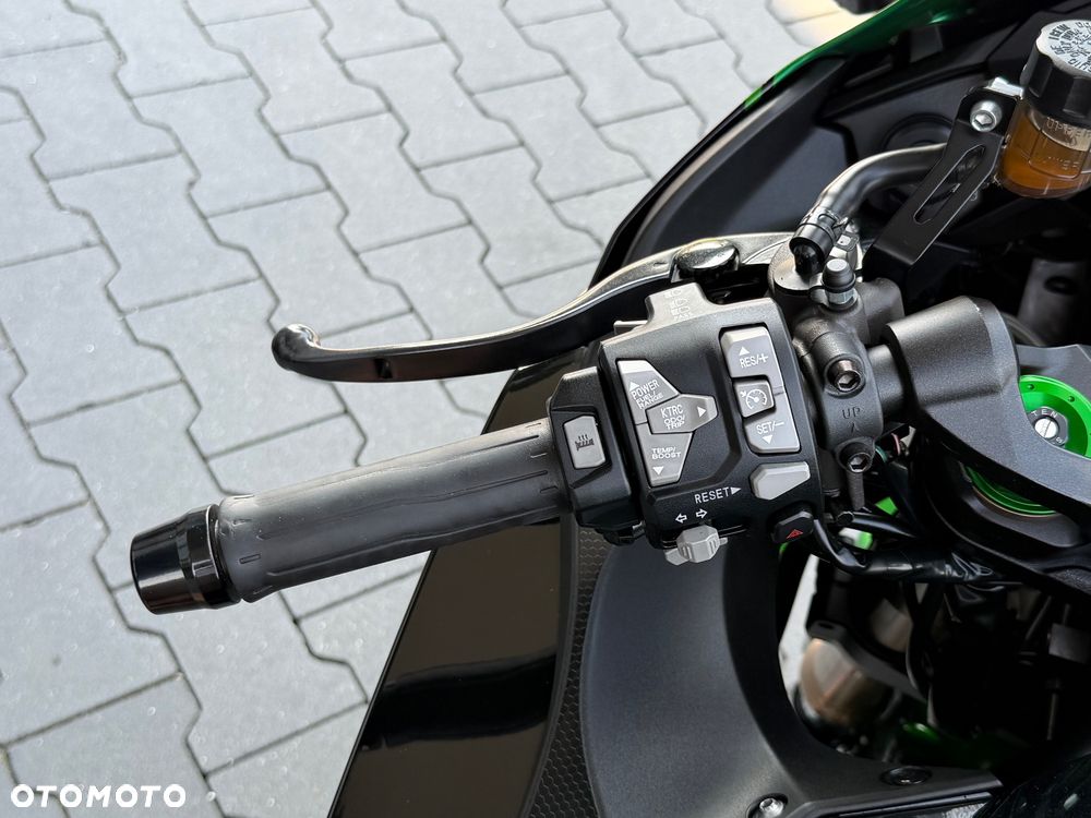 Kawasaki Ninja H2 SX - 28