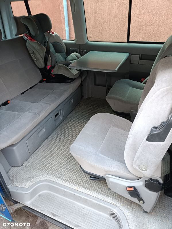 Volkswagen Multivan - 3