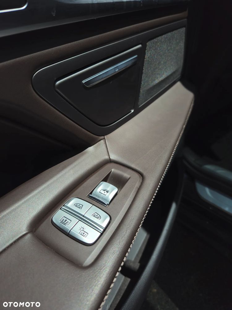 BMW Seria 7 750Li Edition Exclusive - 26