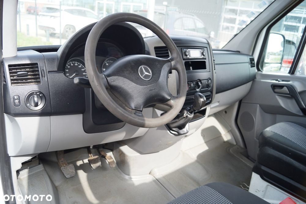 Mercedes-Benz Sprinter - 12