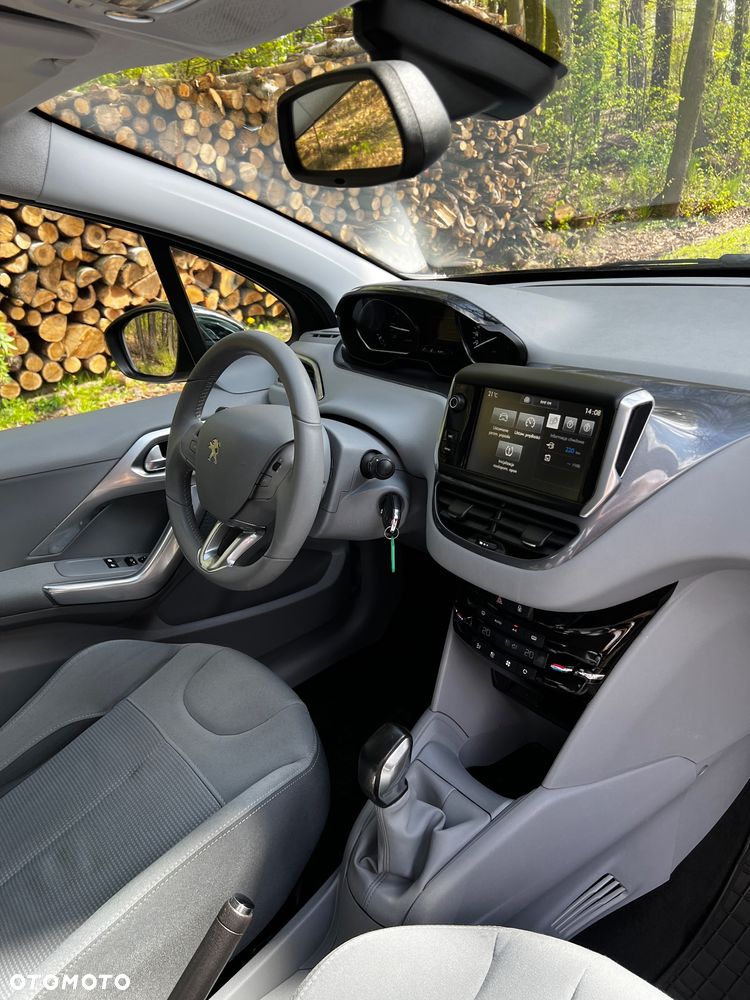 Peugeot 208 1.2 VTi Allure - 6
