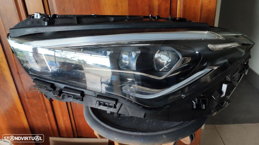 farol esquerdo full Led Multibeam Mercedes CLA w118 - 1