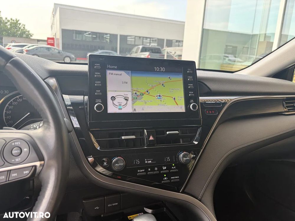 Toyota Camry 2.5 Dynamic - 24