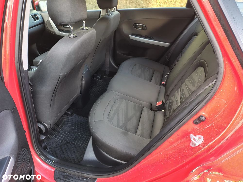 Kia Ceed 1.6 GDI ISG Dream-Team Edition - 18