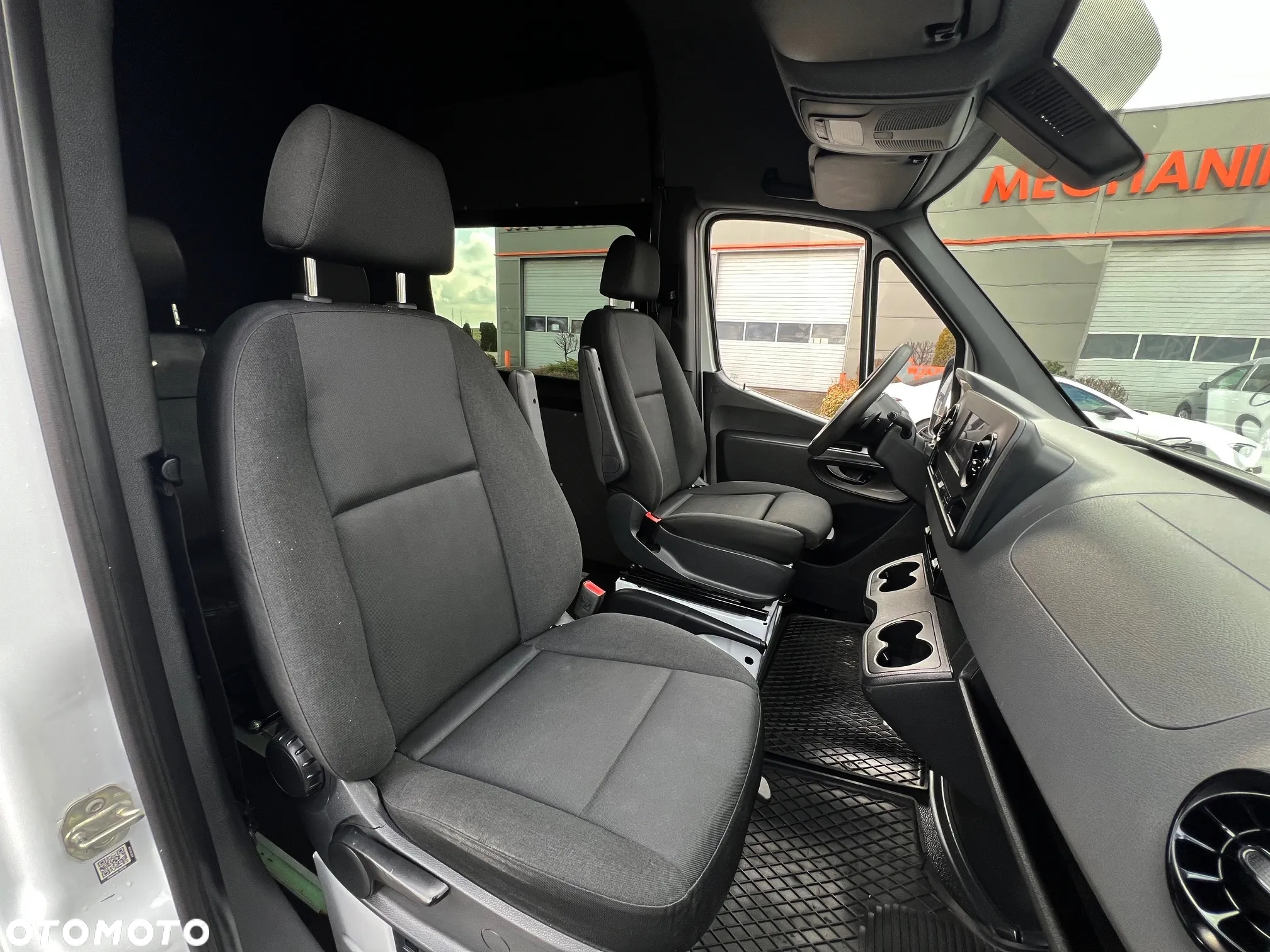 Mercedes-Benz Sprinter 319 CDI V6 Automat Maxi Long Doka Brygadówka 5-miejsc - 17