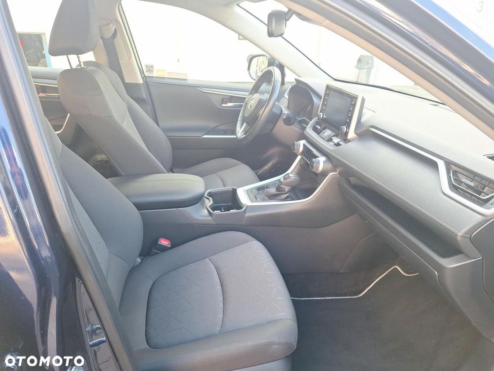 Toyota RAV4 - 9