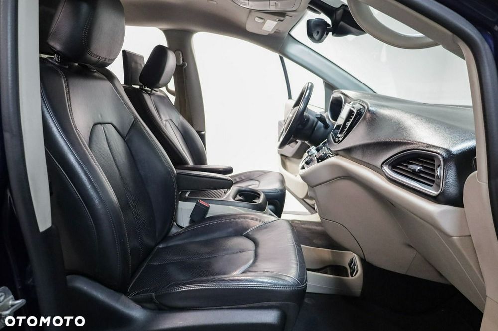 Chrysler Pacifica 2016