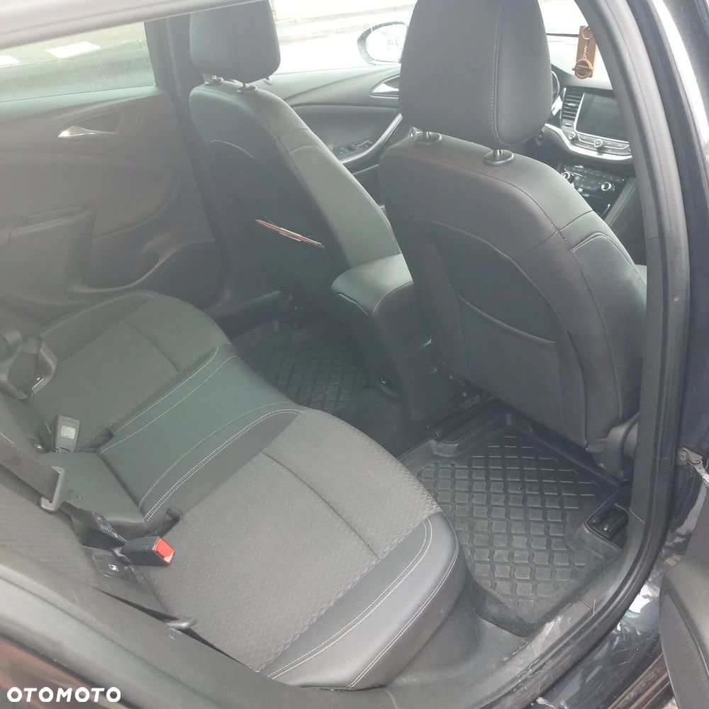 Opel Astra V 1.4 T Dynamic S&S - 12