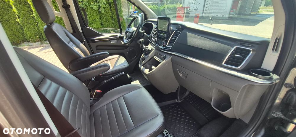 Ford Tourneo Custom 320 L2H1 VA Titanium - 16