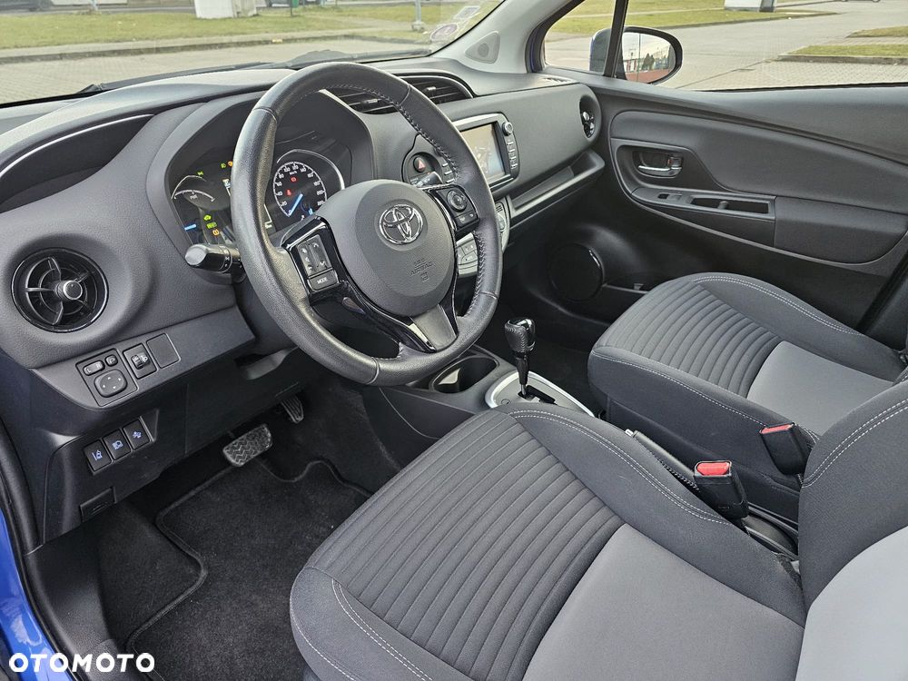 Toyota Yaris Hybrid 100 Premium EU6 - 18