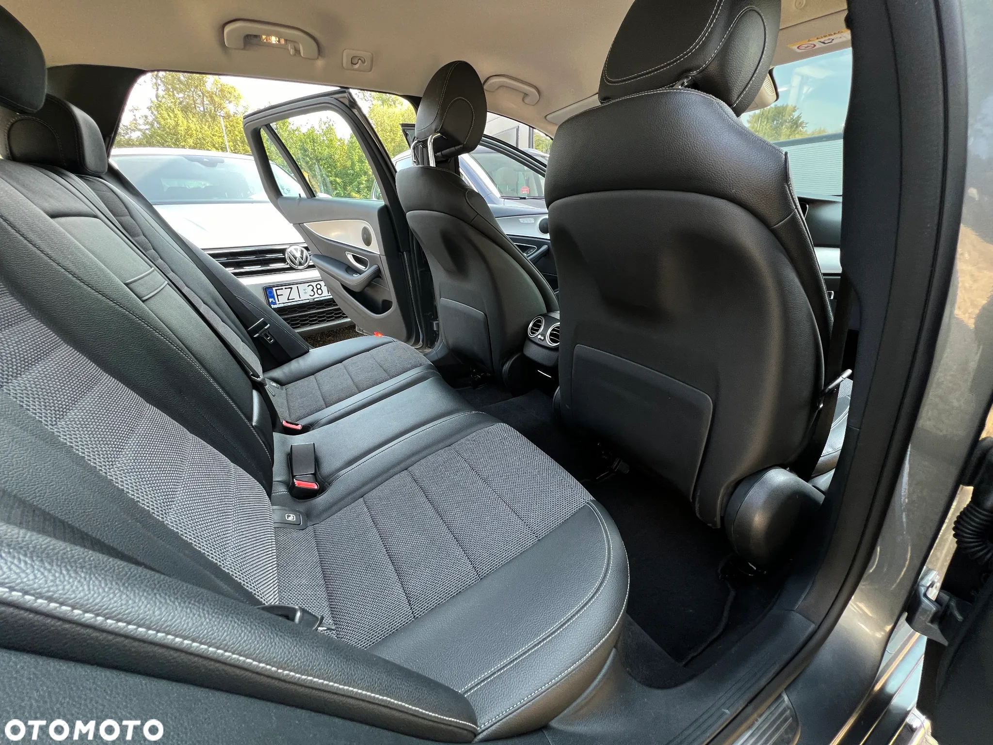Mercedes-Benz Klasa E 220 d - 18