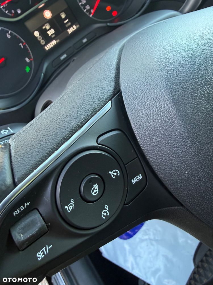 Opel Crossland X - 30