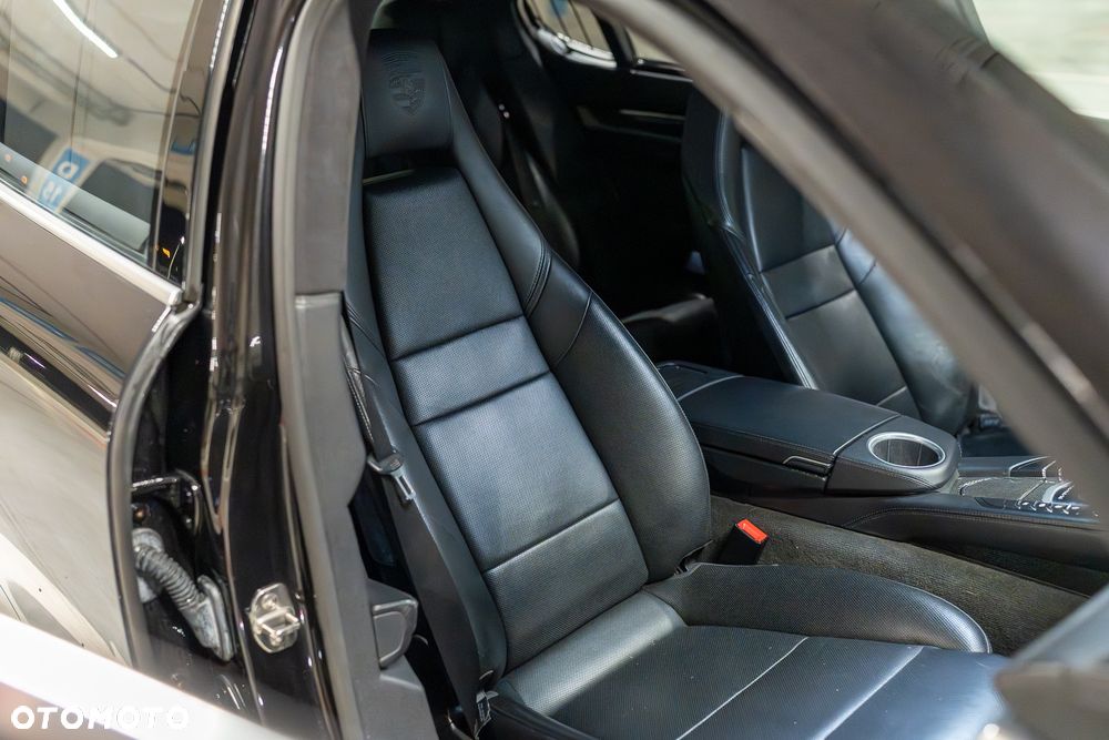 Porsche Panamera Turbo Executive - 27