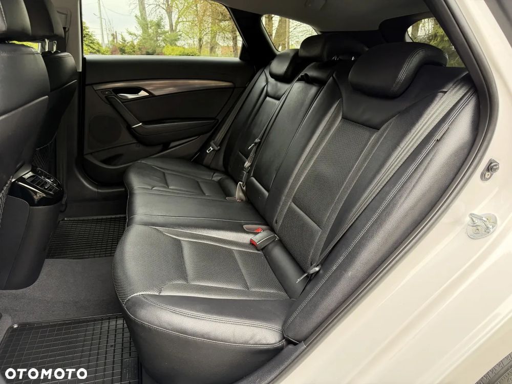 Hyundai i40 Kombi blue 1.7 CRDi DCT Premium - 24