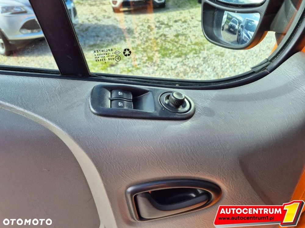 Opel Vivaro - 17