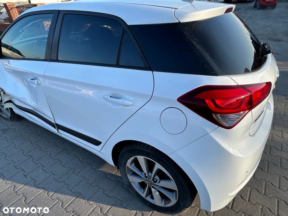 Hyundai i20 - 21