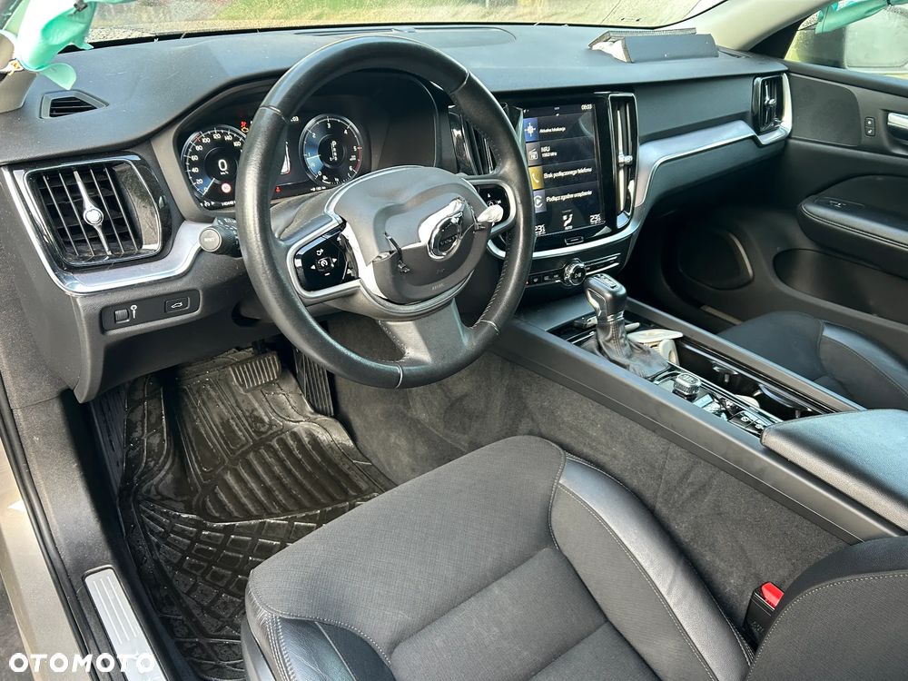 Volvo V60 Cross Country D3 Drive-E Momentum - 19