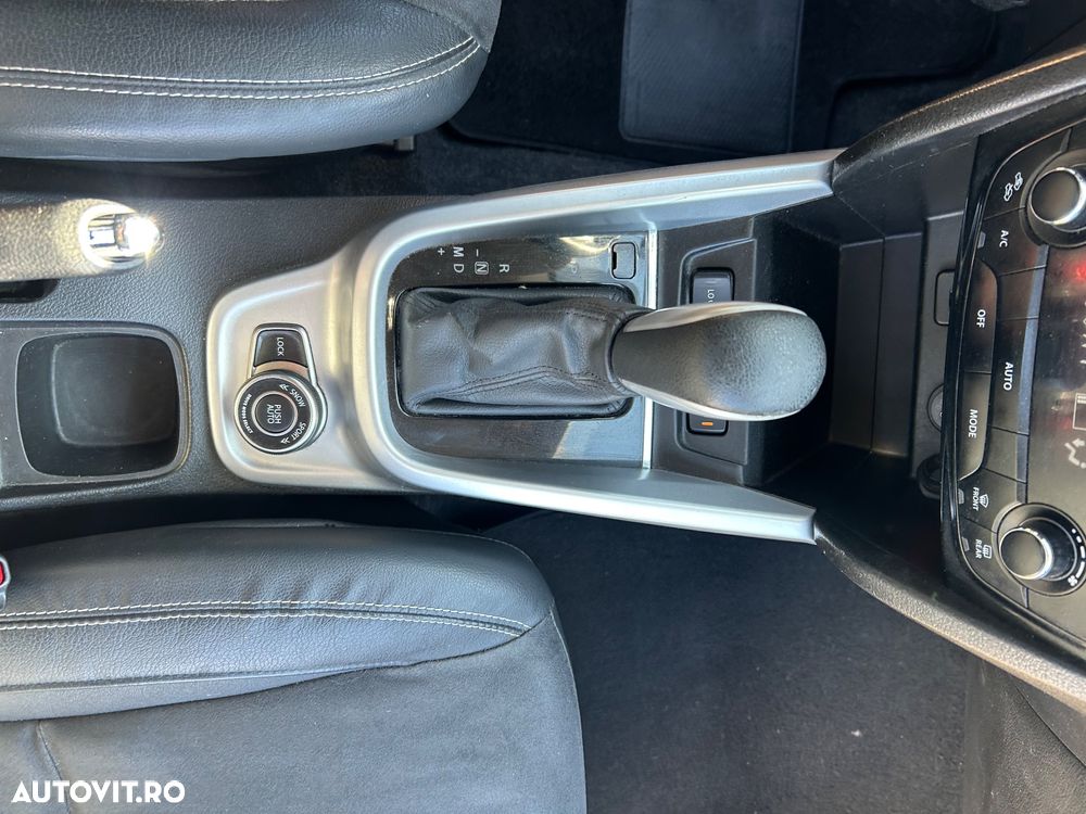 Suzuki Vitara 1.6 DDIS 4X4 Luxus Aut. - 28