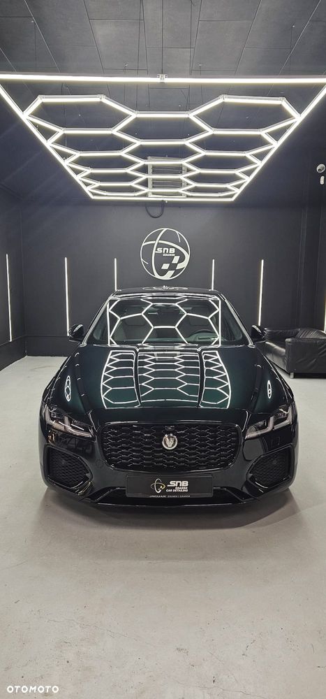 Jaguar XF 2.0 P300 AWD R-Dynamic HSE - 18