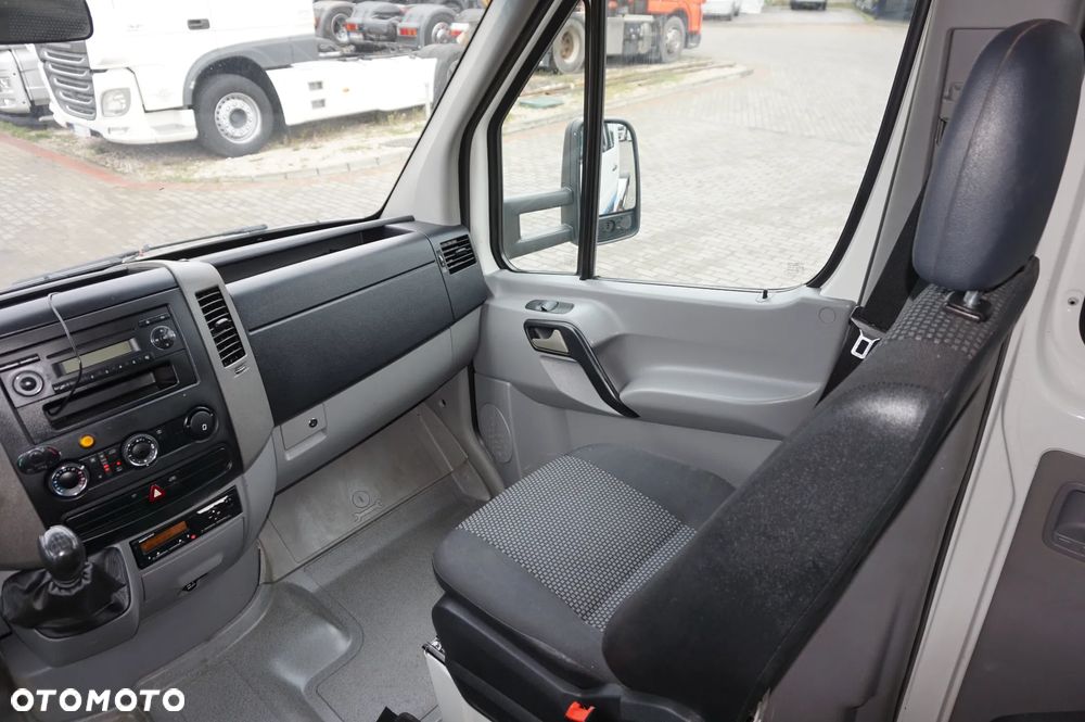 Mercedes-Benz Sprinter - 19