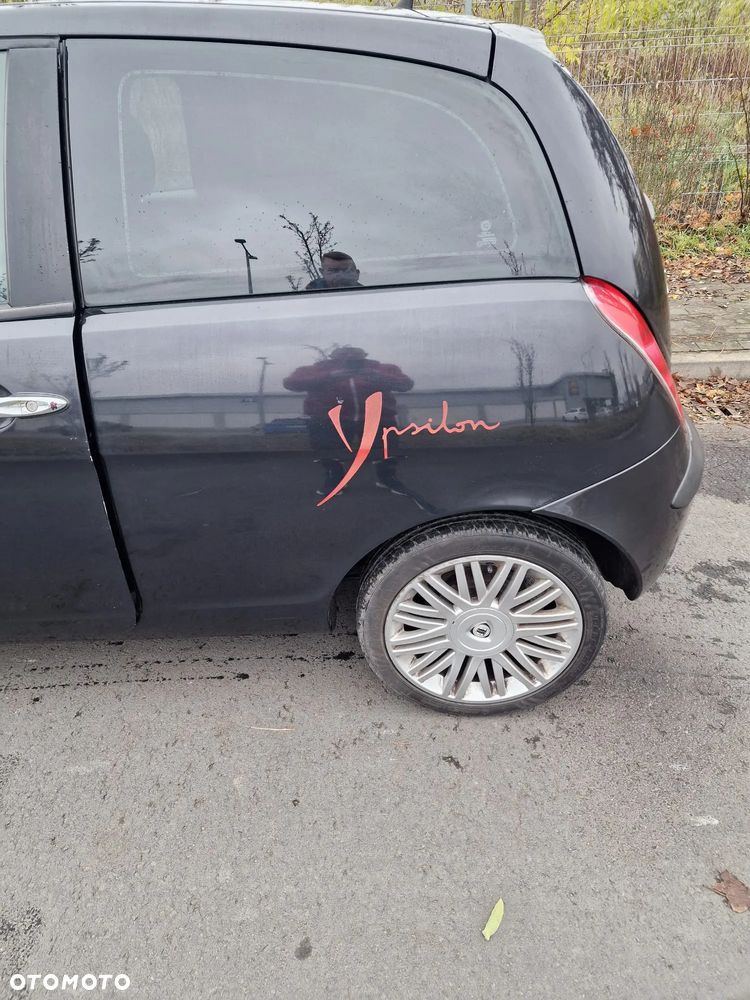Lancia Ypsilon - 8