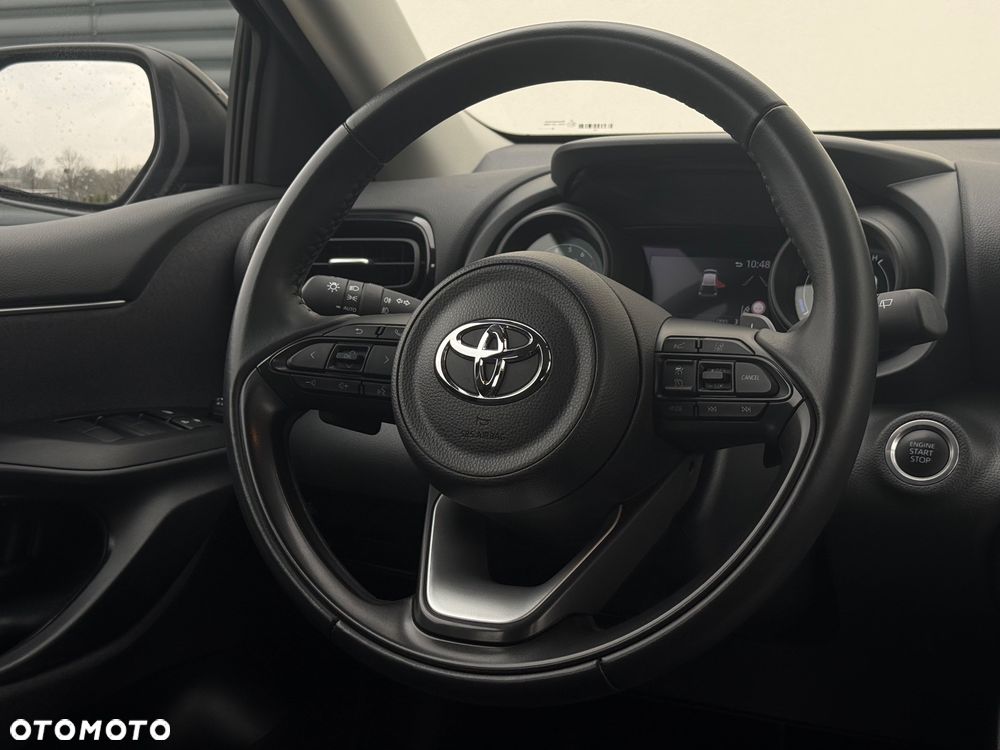 Toyota Yaris 1.5 VVT-iE Team Deutschland - 10