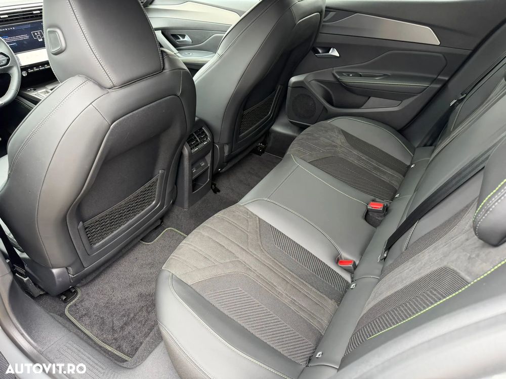Peugeot 408 1.6L 180 PHEV GT - 12