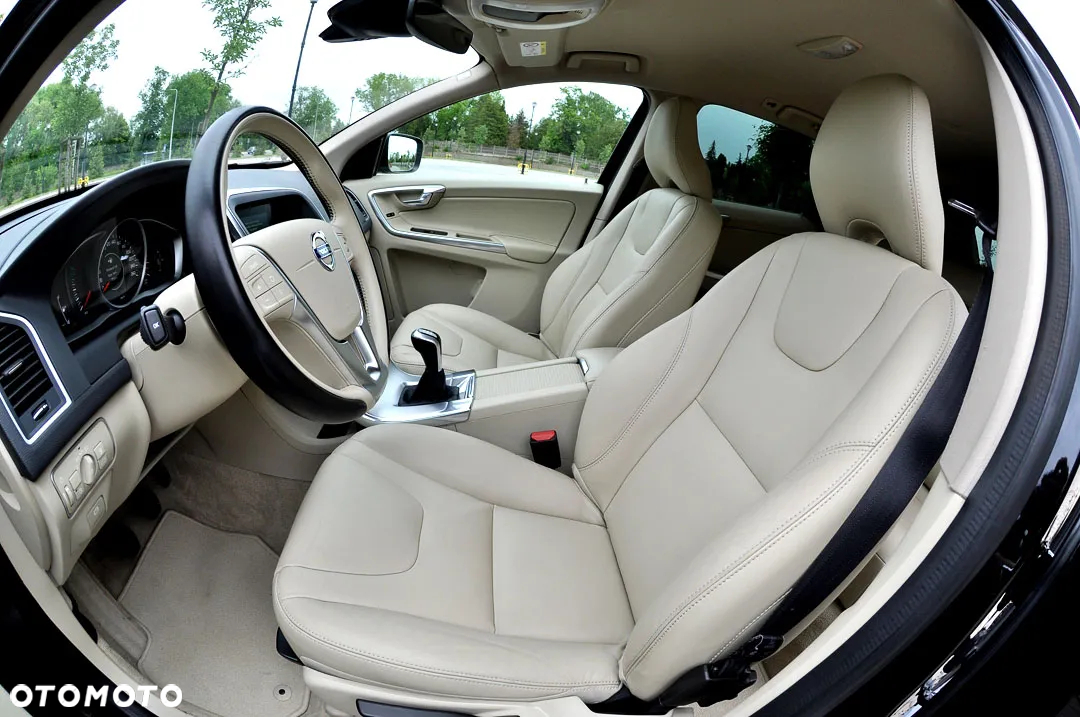 Volvo XC 60 D3 Summum - 16