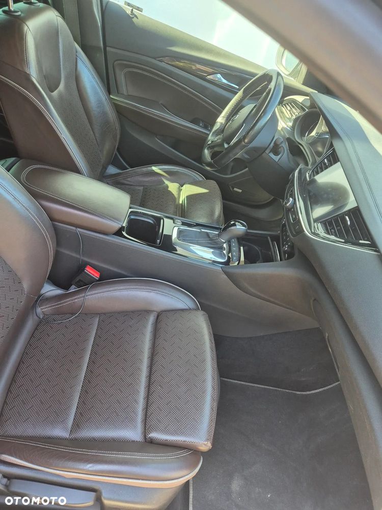 Opel Insignia 2.0 T 4x4 Exclusive S&S - 7