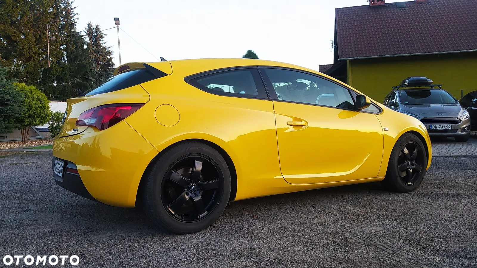 Opel Astra GTC 1.6 Turbo Edition - 4