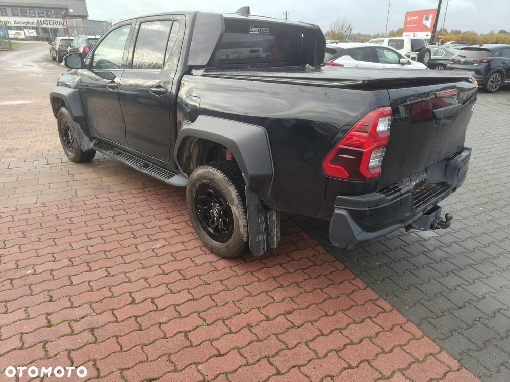 Toyota Hilux - 1