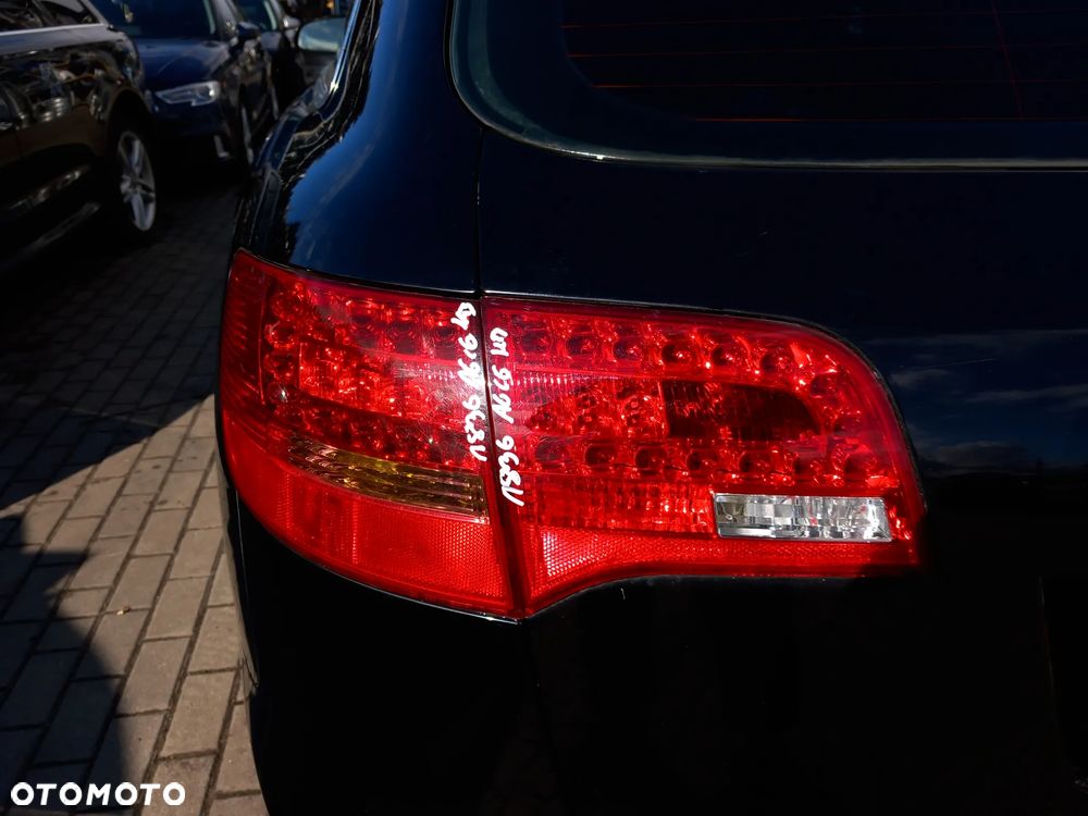 AUDI A6 C6 LAMPA LEWA TYLNA LEWY TYŁ W KLAPE LED KOMBI AVANT - 1