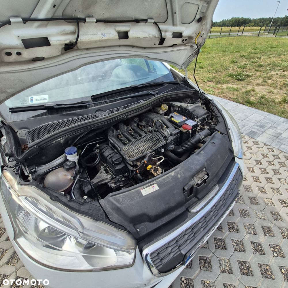 Peugeot 208 - 4
