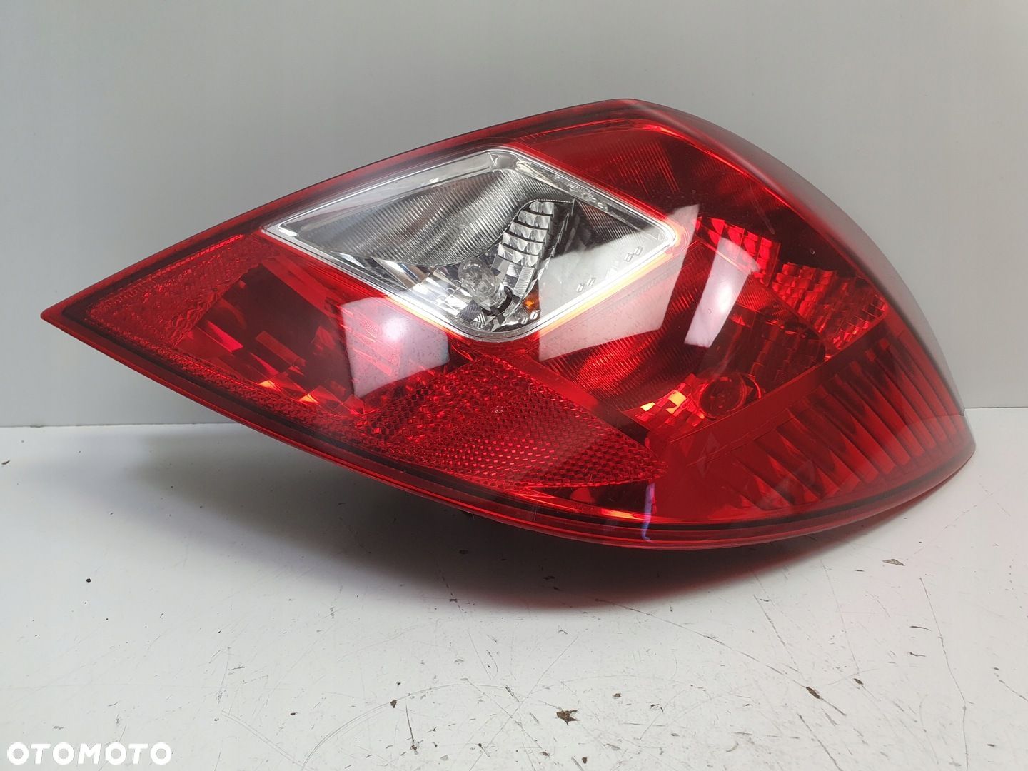 Opel Corsa D 5 drzwi TYLNA LAMPA PRAWA prawy tył pasażera 13269051 - 1