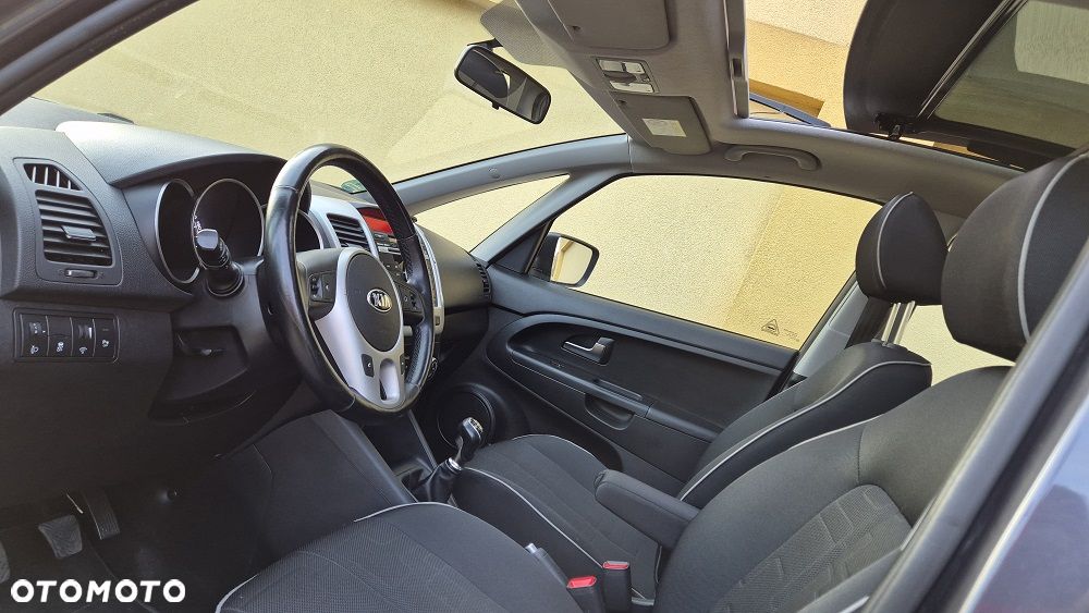 Kia Venga 1.6 CVVT Dream-Team Edition - 6