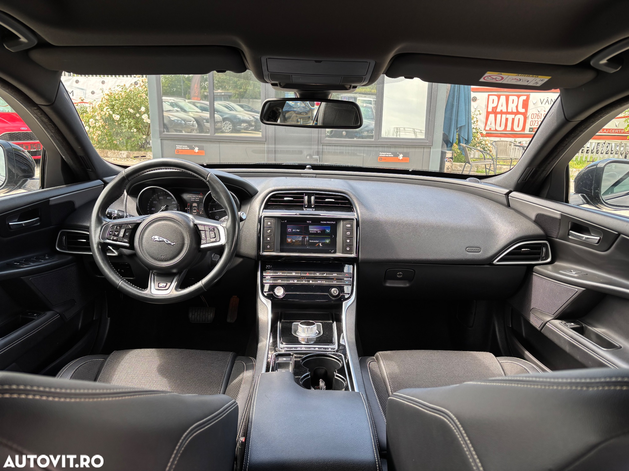Jaguar XE 2.0 R-Sport - 3