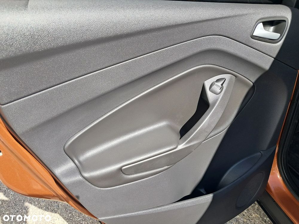 Ford Kuga 1.5 EcoBoost 2x4 Titanium - 23