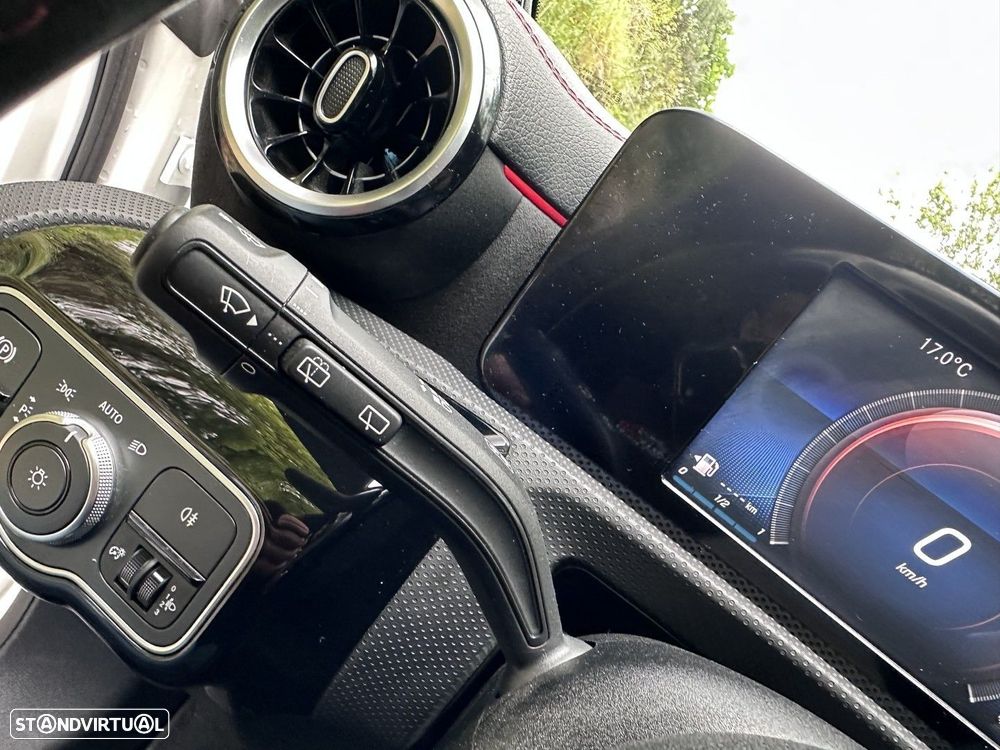 Mercedes-Benz CLA 250 e Shooting Brake AMG Line - 36