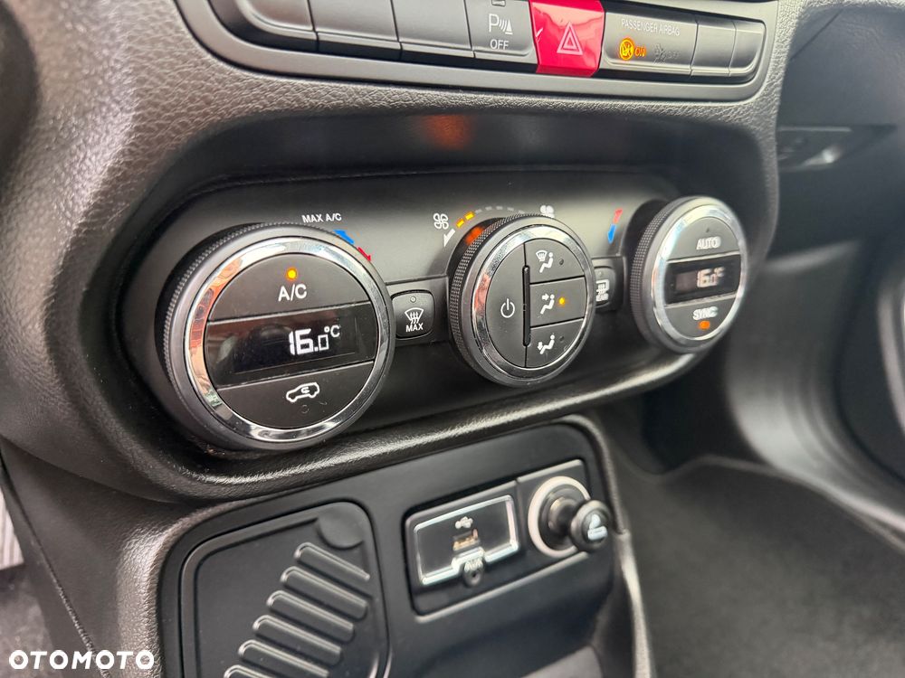 Jeep Renegade 1.4 MultiAir Longitude - 34