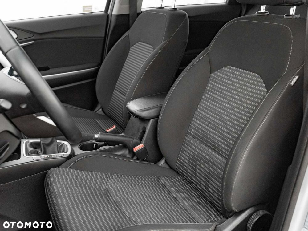 Kia Ceed 1.5 T-GDI M - 11