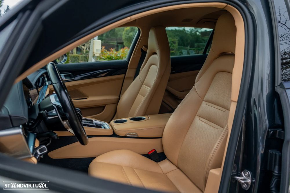 Porsche Panamera Sport Turismo 4 E-Hybrid - 44