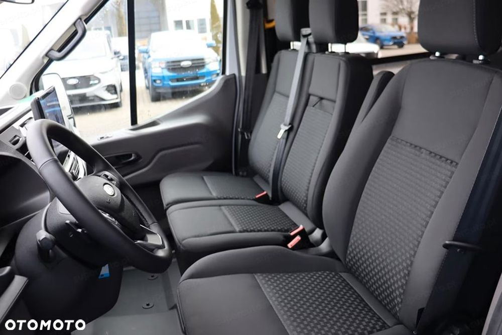 Ford Transit Kombi M1 350 L3H2 Trend A8 2.0 150KM - 8