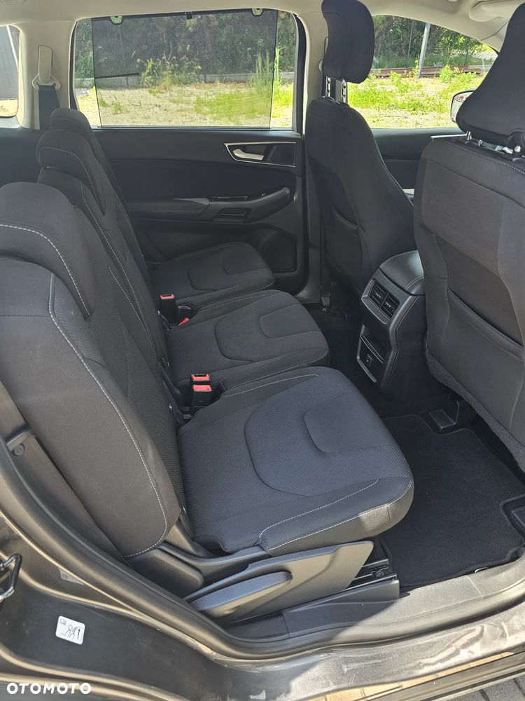 Ford S-Max - 11