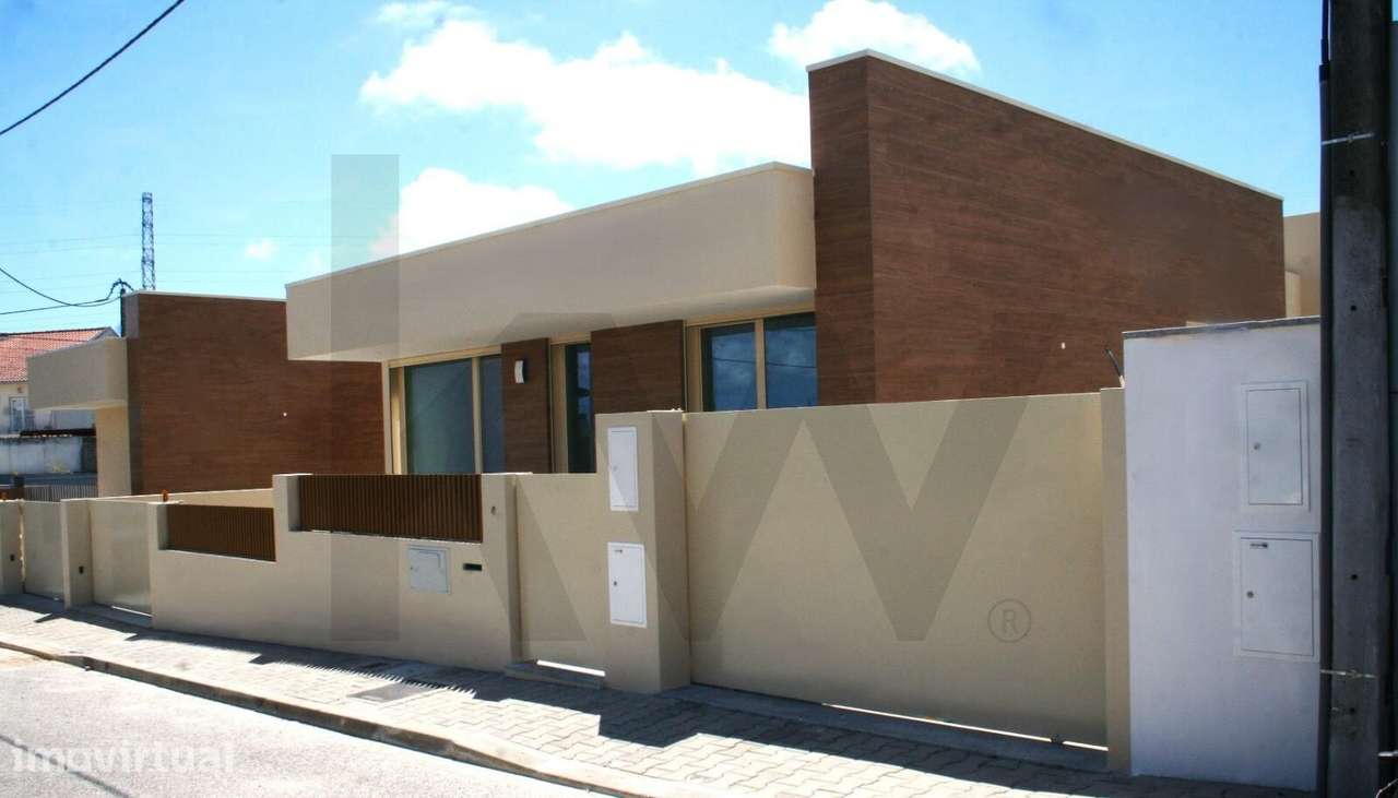 Moradia T3 de Luxo em Corroios: Onde a Tecnologia encontra a Sustentab - Grande imagem: 5/60