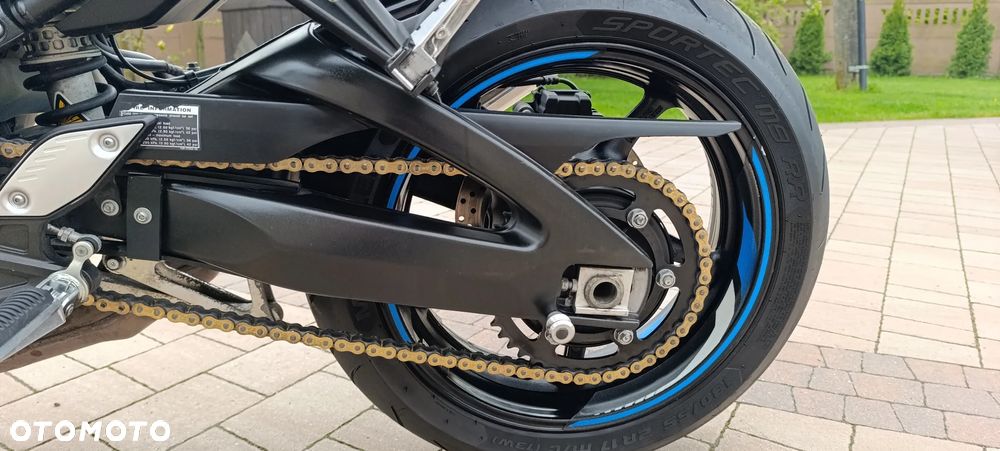 Yamaha FZ8 - 32
